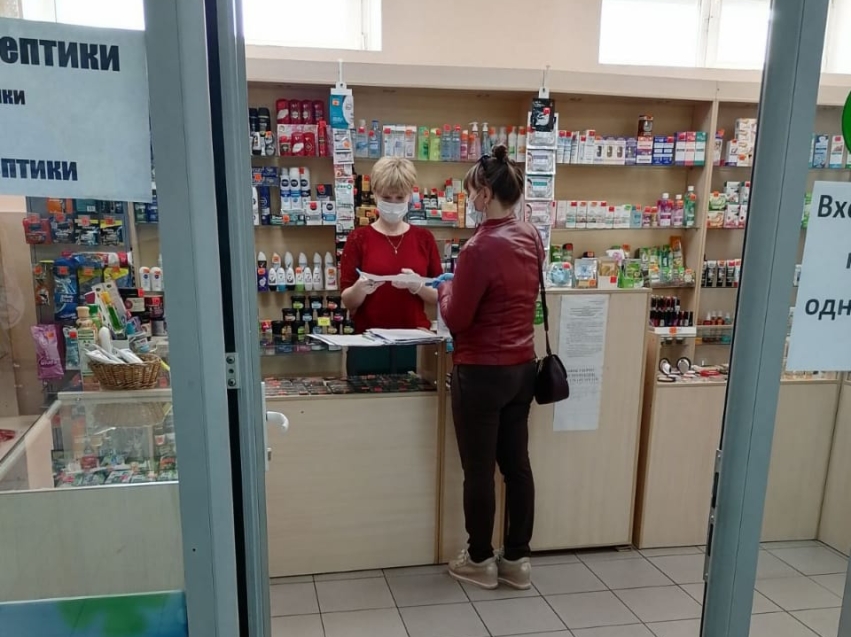 Минэконом Забайкалья: «Покупателю без маски имеют право отказать в обслуживании»